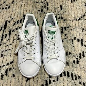 STAN SMITH ADIDAS WHITE AND GREEN